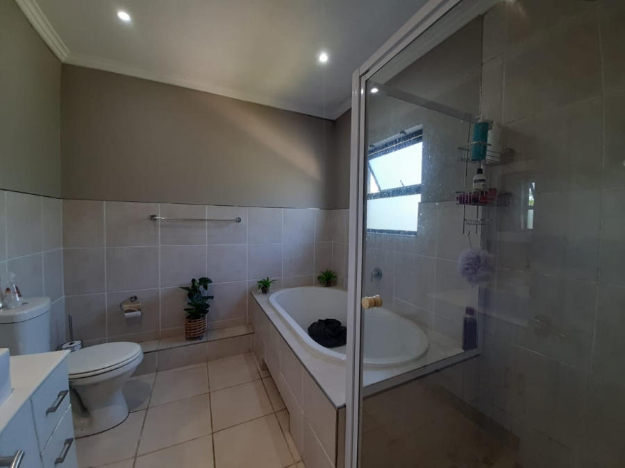 3 Bedroom Property for Sale in Abbotsford Eastern Cape